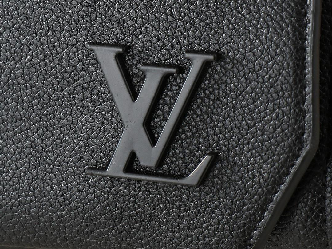 Louis Vuitton Messenger Bag