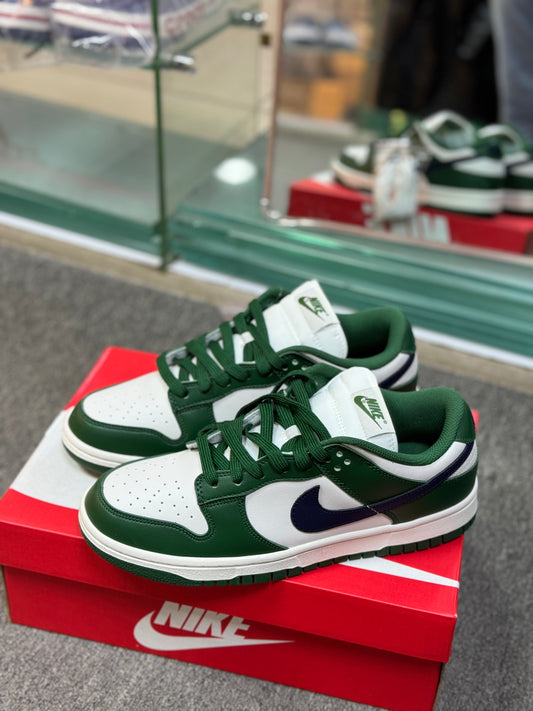 SB Dunk Low Gorge Green