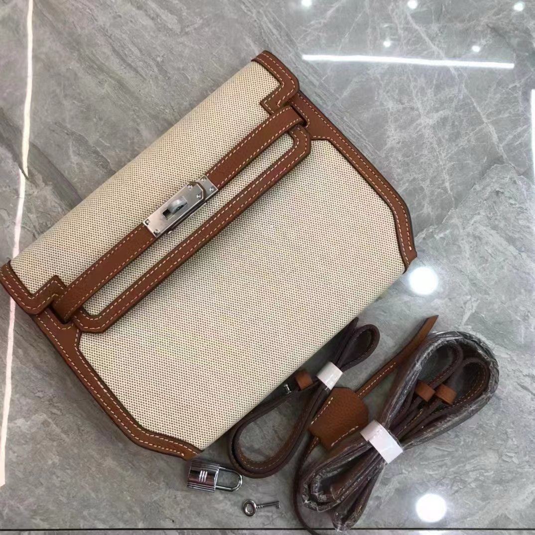 HERMES Kelly Clutch