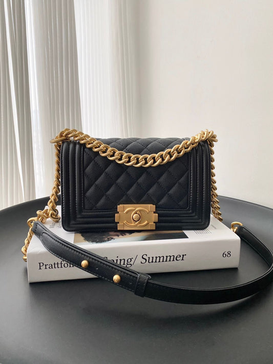 Chanel sling bag (vip quality)