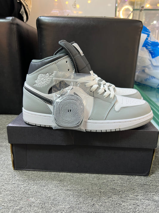 Jordan 1 Mid Light Smoke Grey