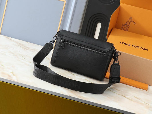 Louis Vuitton Messenger Bag