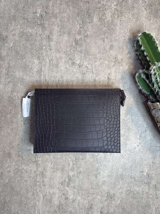 Louis Vuitton Clutch (VIP Quality) 2 colors