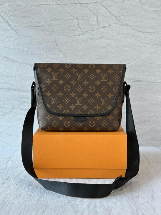 Louis Vuitton Messenger Bag (VIP Quality)