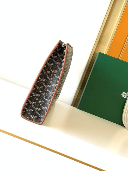 Goyard Clutch