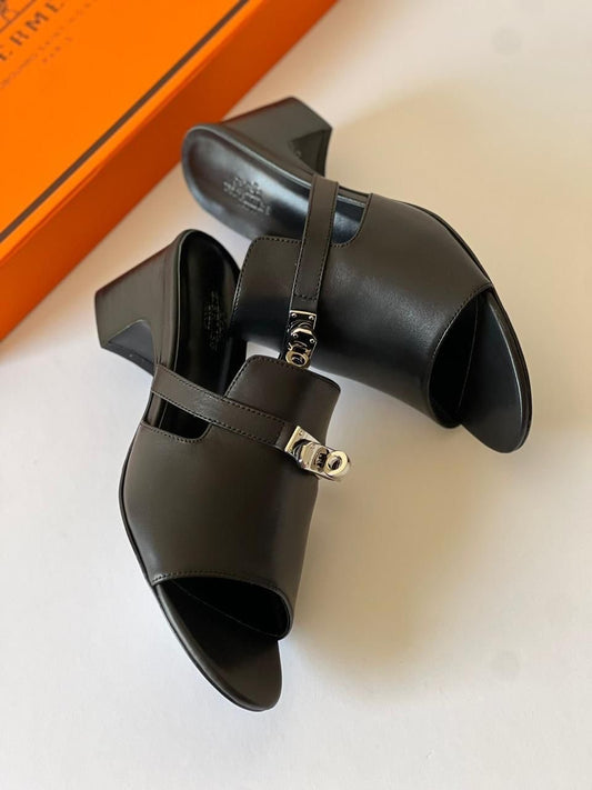 HERMES HEELS