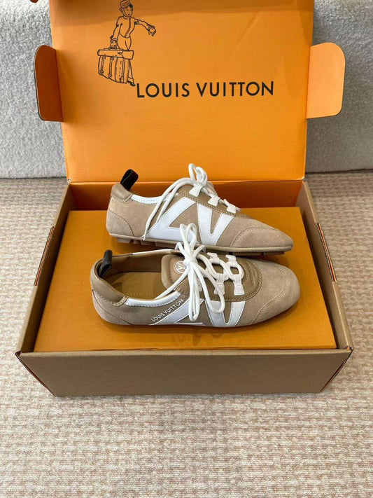 LOUIS VUITTON SNEAKERS