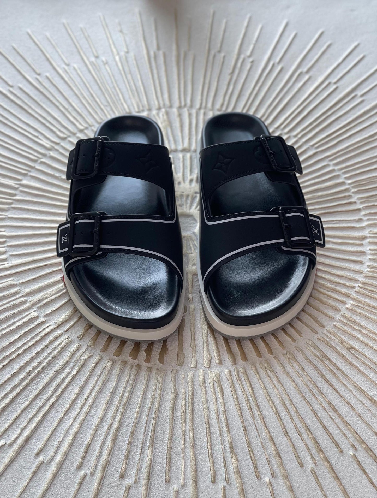 Louis Vuitton Slippers 2 colors