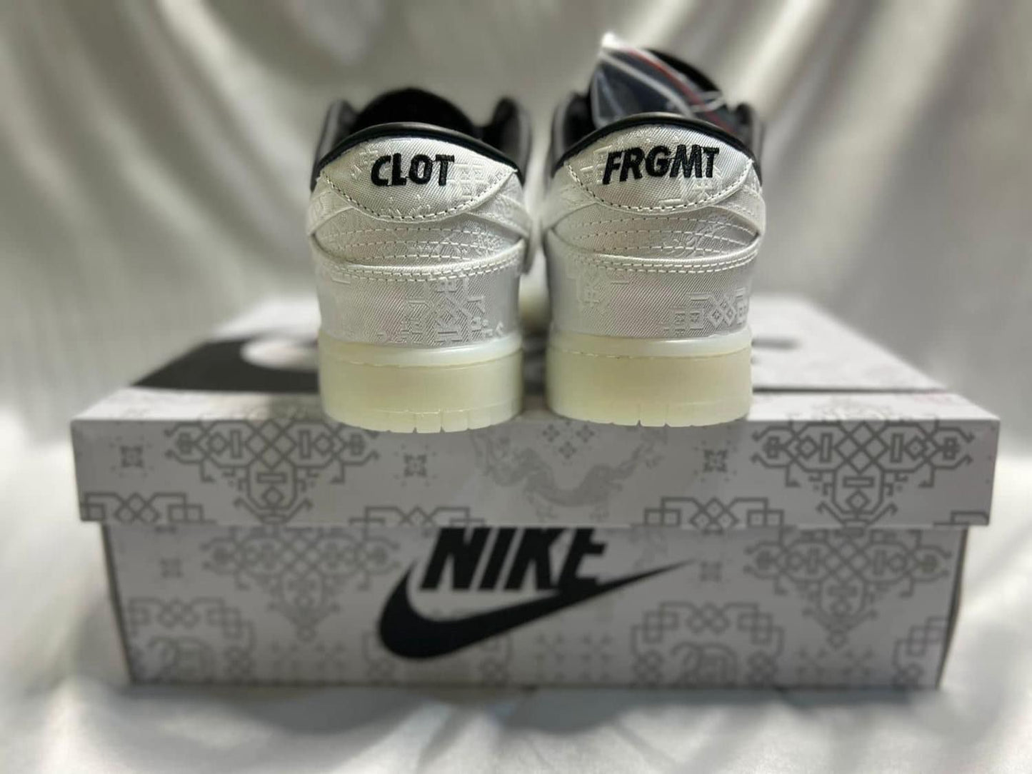 SB DUNK LOW CLOT X FRAGMENT
