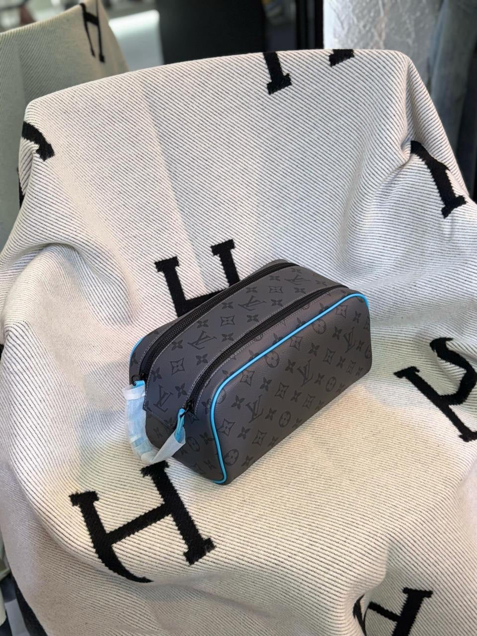 Louis Vuittin Pouch (VIP Quality) 3 colors