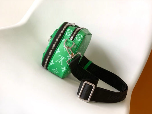 Louis Vuitton Messenger Bag