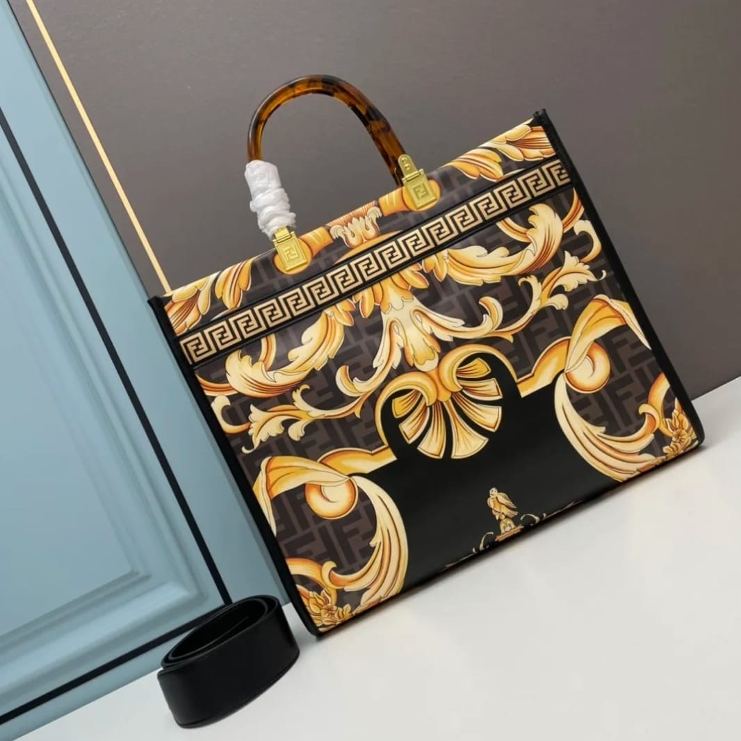 Fendi Tote Bags 2 Colors
