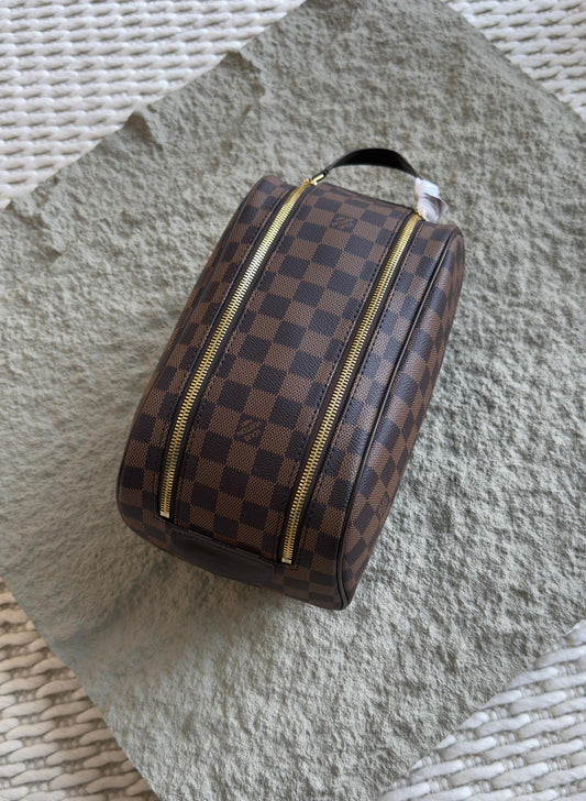 Louis Vuitton Pouch (VIP Quality)