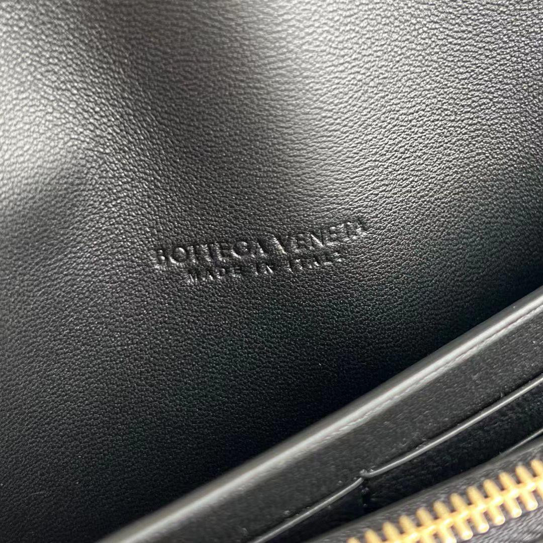 Bottega Veneta Clutch (VIP Quality)
