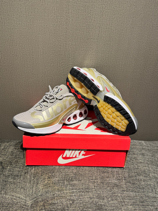 Nike Air Max DN Gold