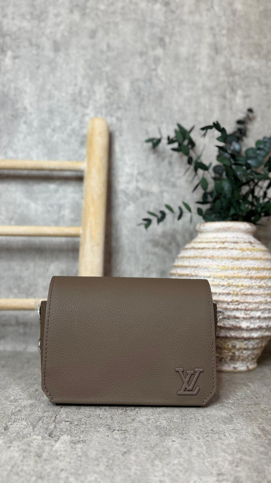 Louis Vuitton Messenger Bag (VIP Quality)