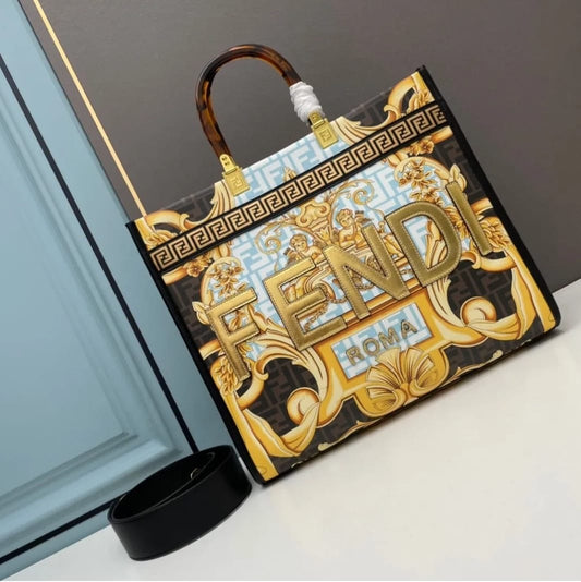 Fendi Tote Bags 2 Colors