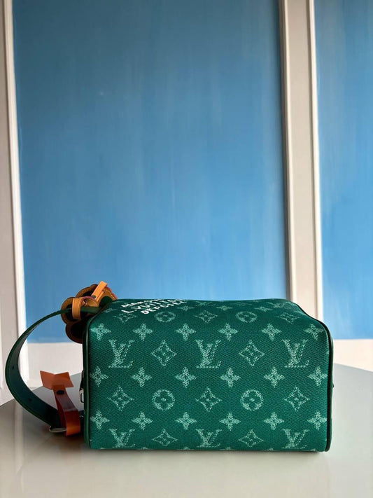 Louis Vuitton Pouch (VIP Quality)