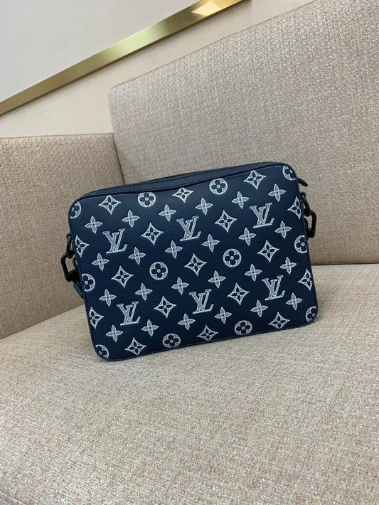 Louis Vuitton Messenger Bag