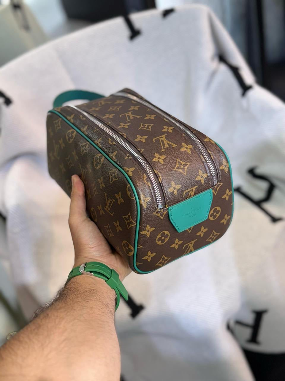 Louis Vuittin Pouch (VIP Quality) 3 colors