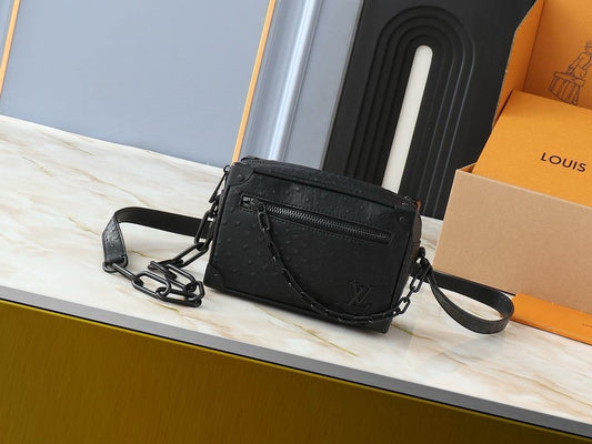 Louis Vuitton Messenger Bag
