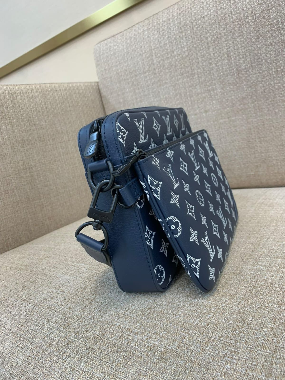 Louis Vuitton Messenger Bag