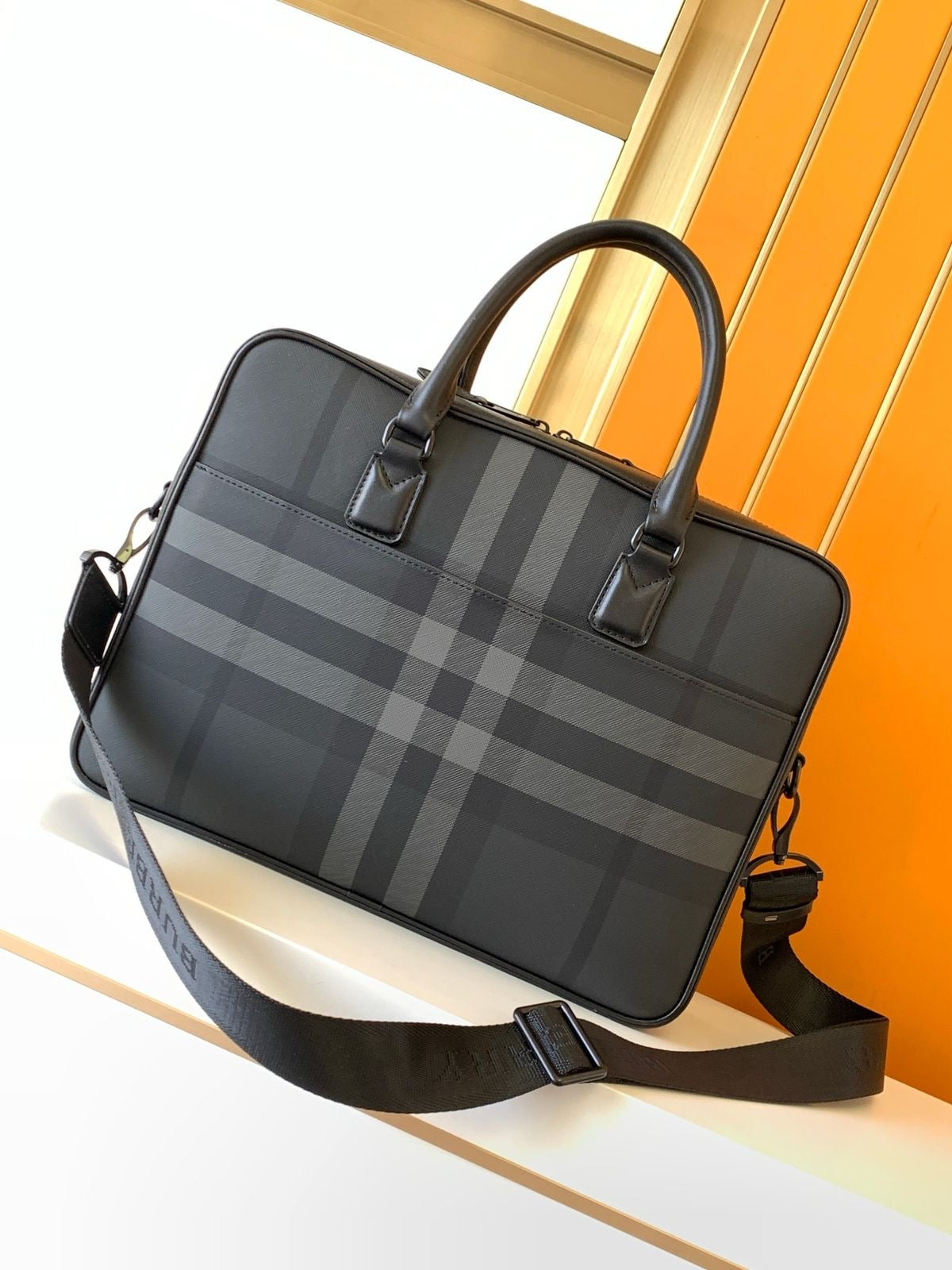 Burberry laptop bag women's hotsell