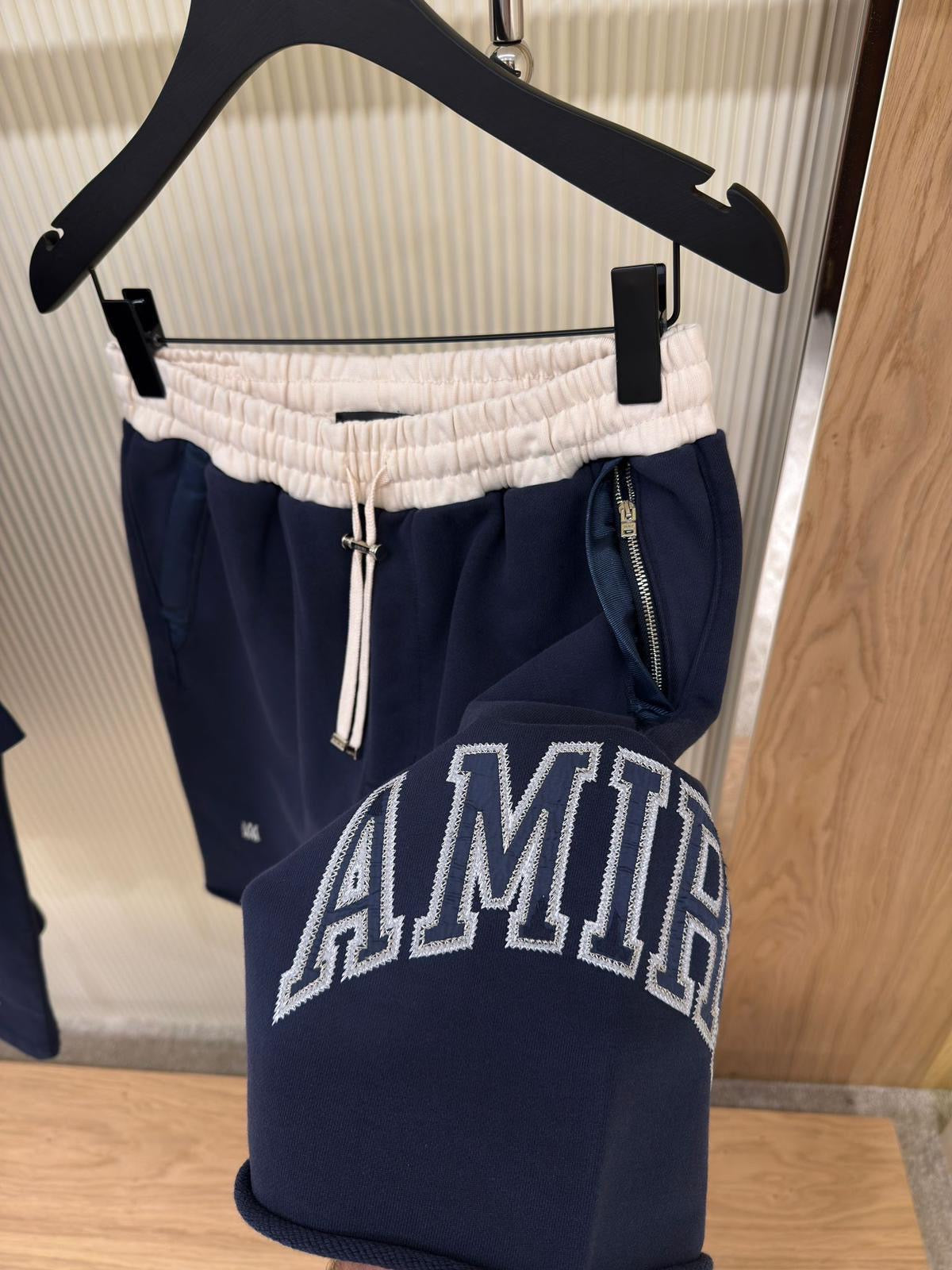 Amiri Set