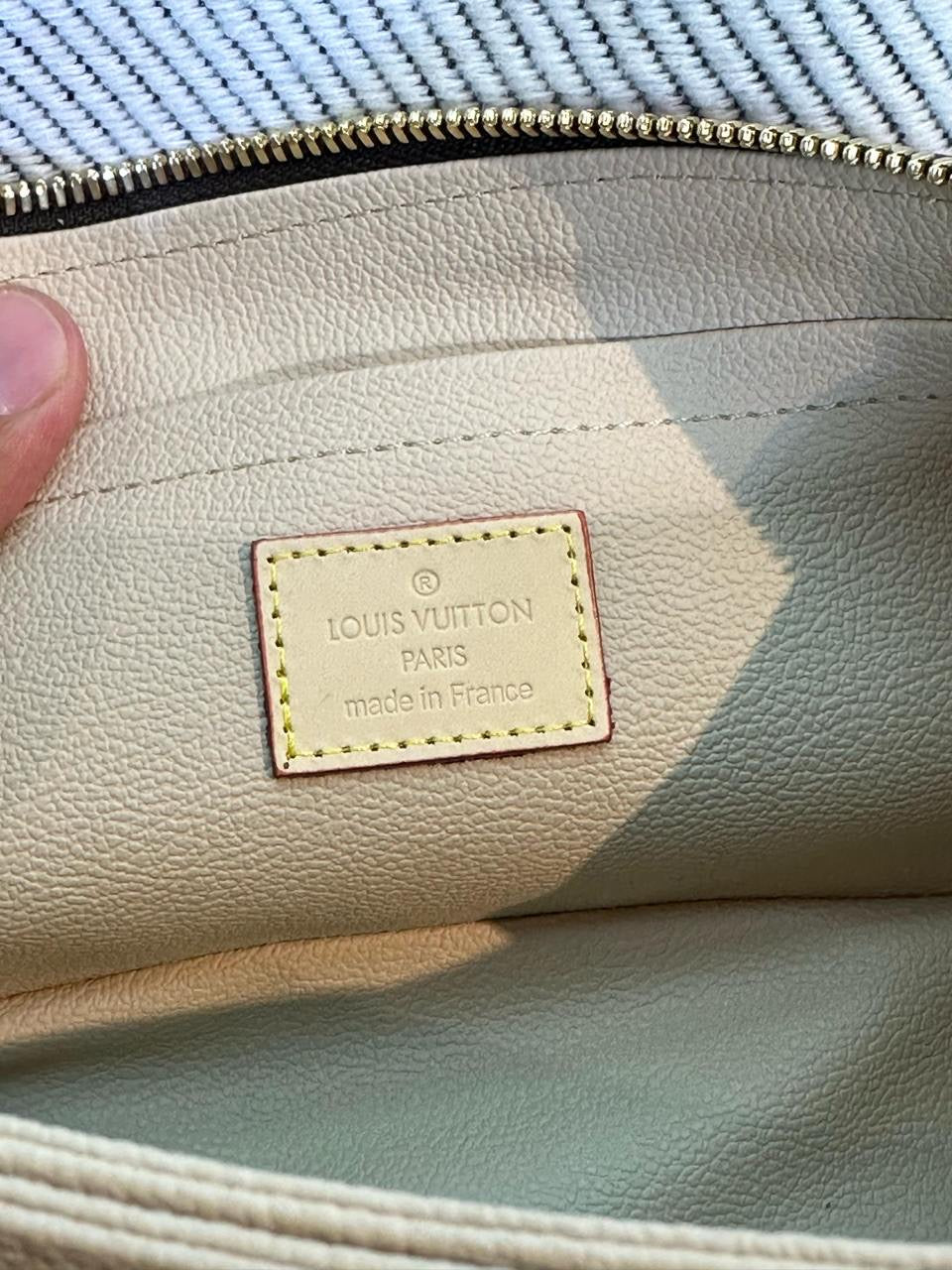 Louis Vuitton Pouch (VIP Quality) 3 colors