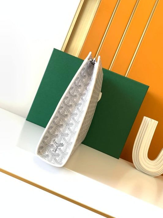 Goyard Clutch