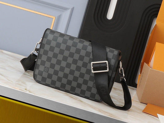 Louis Vuitton Messenger Bag