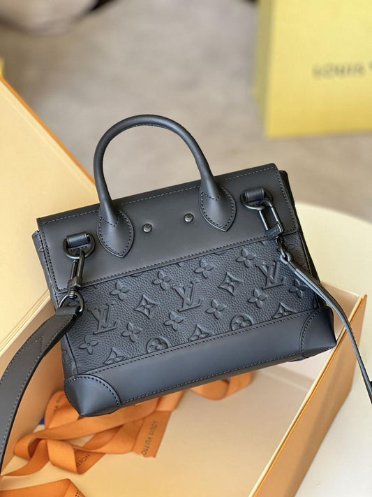 Louis Vuitton Messenger Bag (VIP Quality )