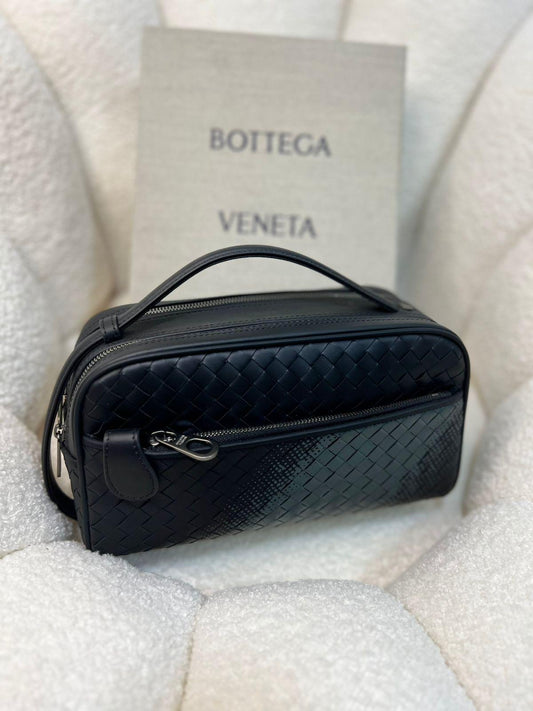 Bottega Veneta Pouch (VIP Quality)