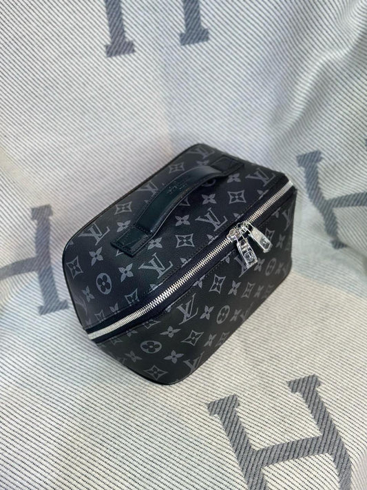 Louis Vuitton Pouch (VIP Quality) 3 colors