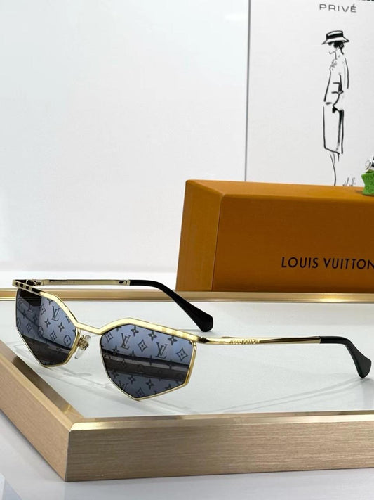 Louis Vuitton Sunglasses 2 colors