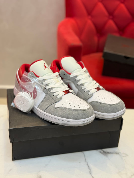 Jordan 1 Low ‘Smoke Grey Gym Red’