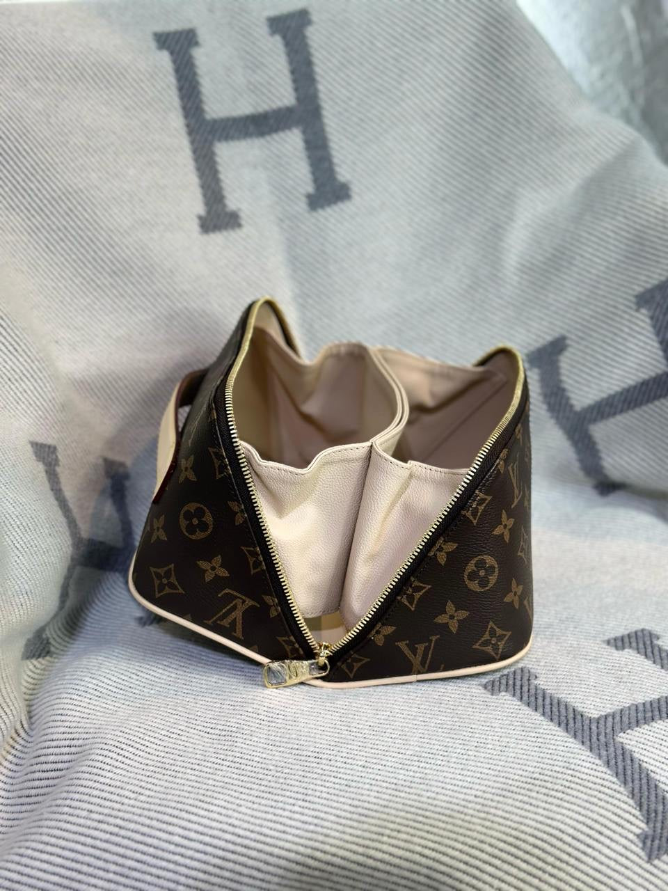 Louis Vuitton Pouch (VIP Quality) 3 colors