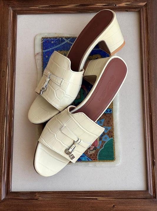 Valentino Slippers 2 colors