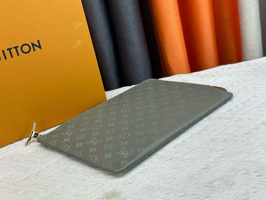 Louis Vuitton Clutch