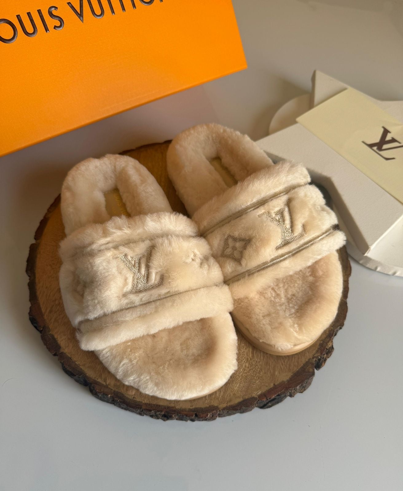 Louis Vuitton Slippers