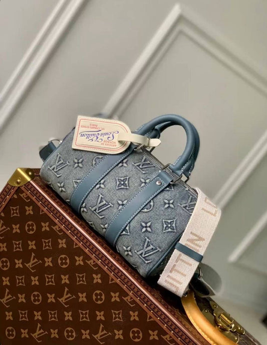 Louis Vuitton Duffle Bag ( VIP Quality )