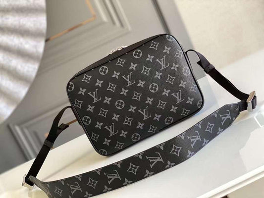 Louis Vuitton Messenger Bag (VIP Quality)