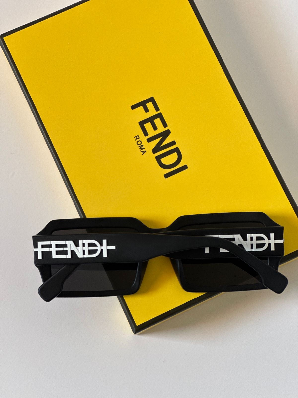 Fendi Sunglasses 2 colors