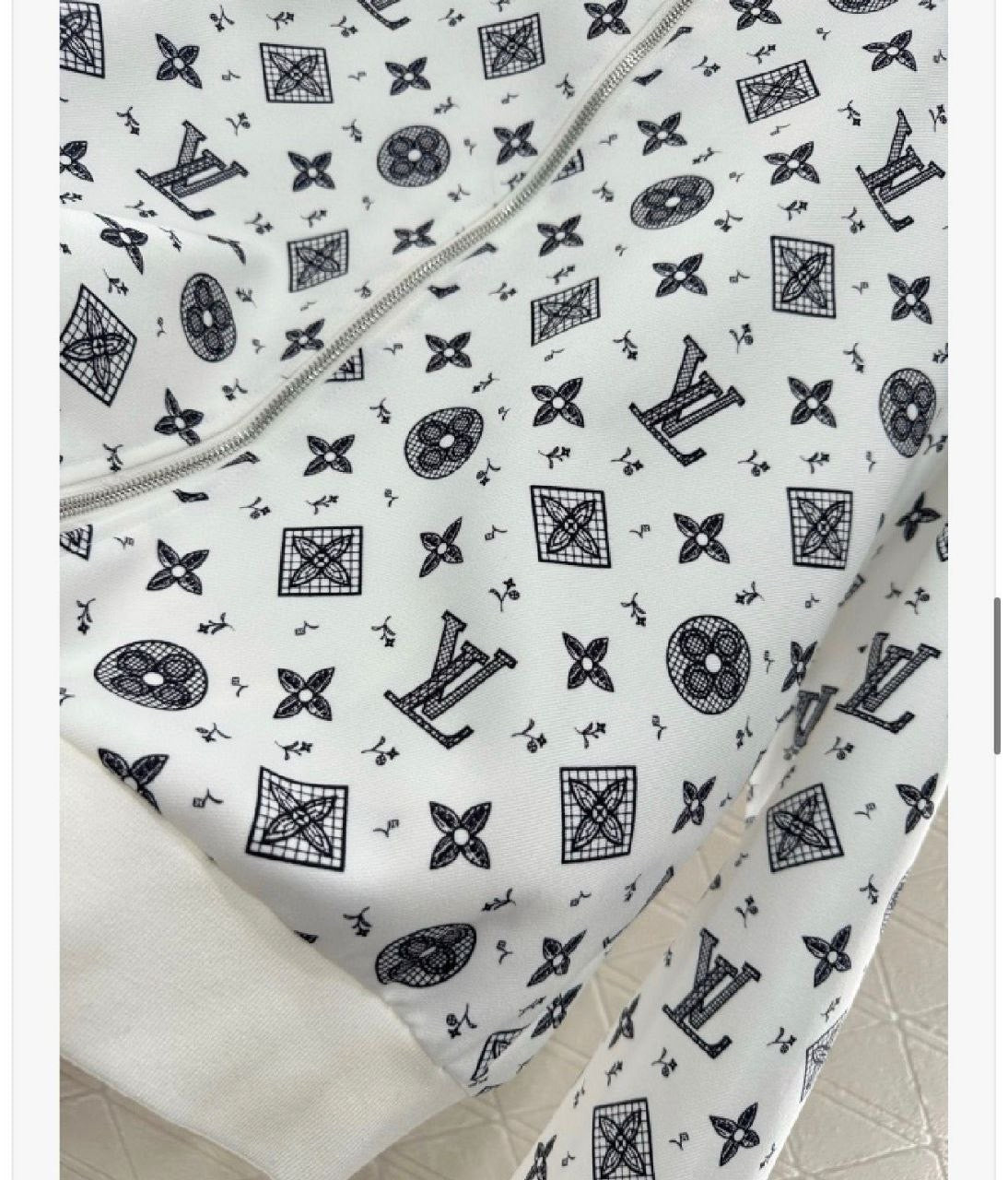 Louis Vuitton Sweatshirt
