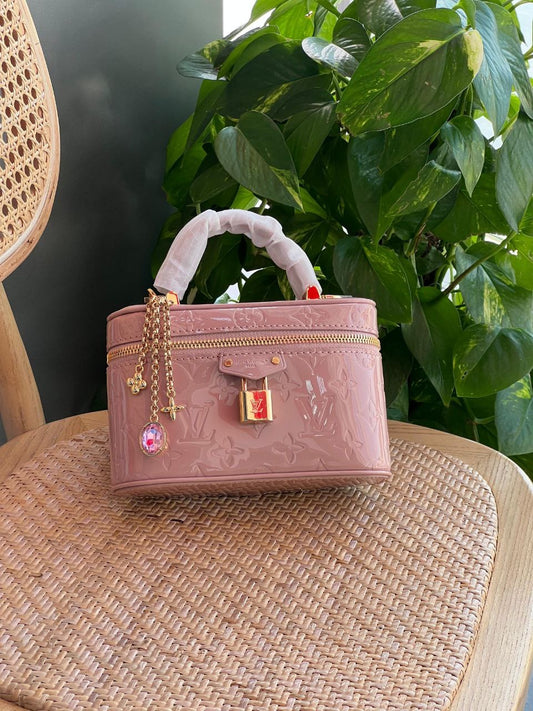 Louis Vuitton Handbag (Vip)