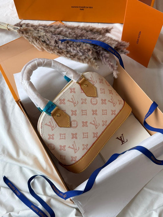 Louis Vuitton Handbag (Vip)