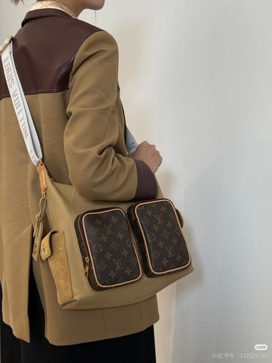 Louis Vuitton Sling Bag (Vip)