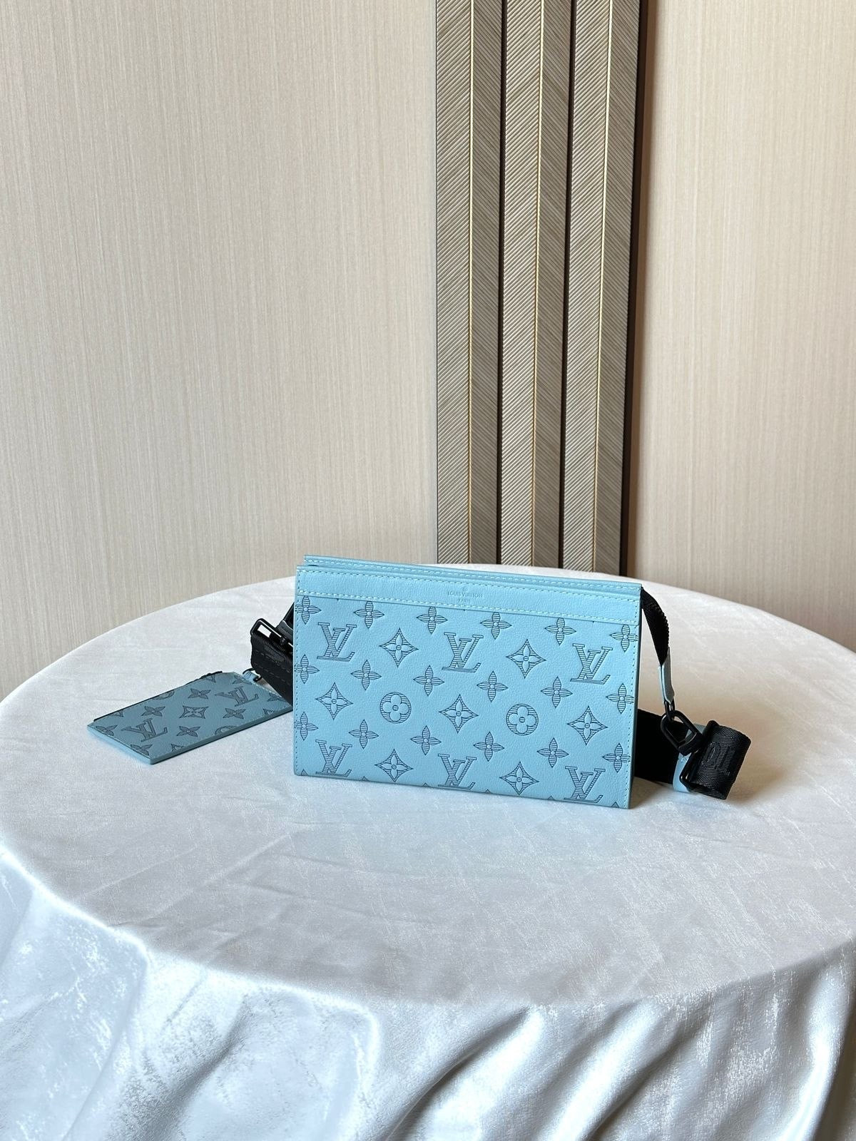 Louis Vuitton Messenger Bag (VIP Quality)