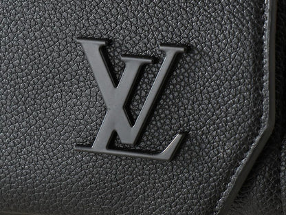 Louis Vuitton Messenger Bag