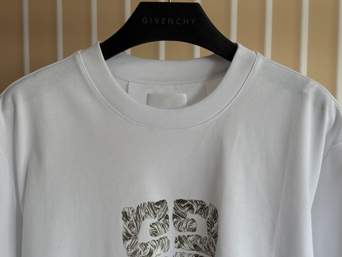 Givenchy T-Shirt